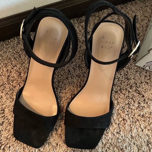 A New Day Black Open Toe Heels 👠 - Picture 7 of 8